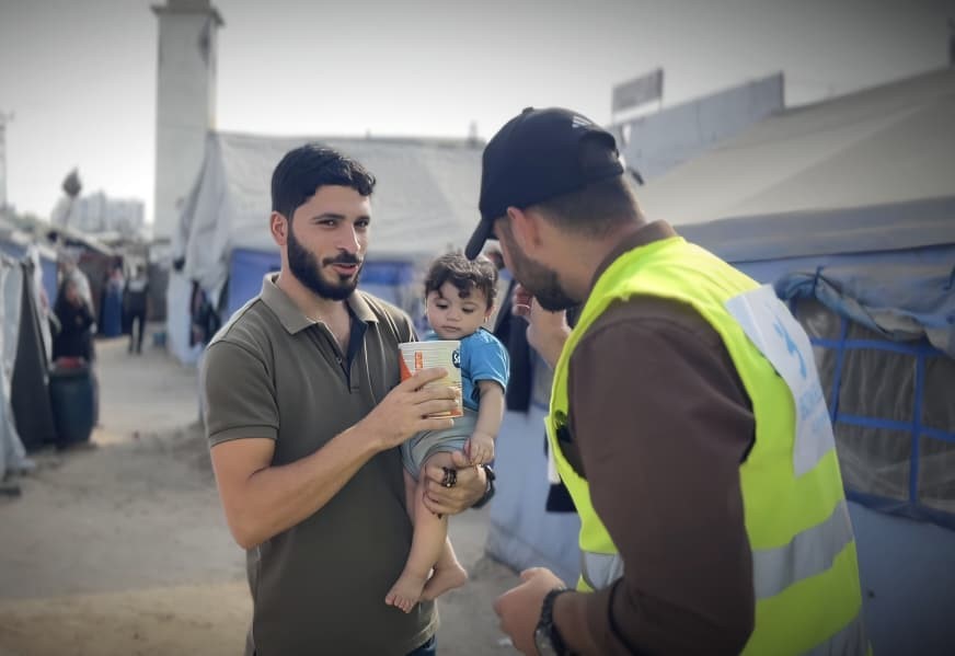 Gazze’nin çocukları için süt